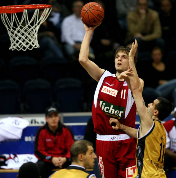 以让他在俱 以让他在俱